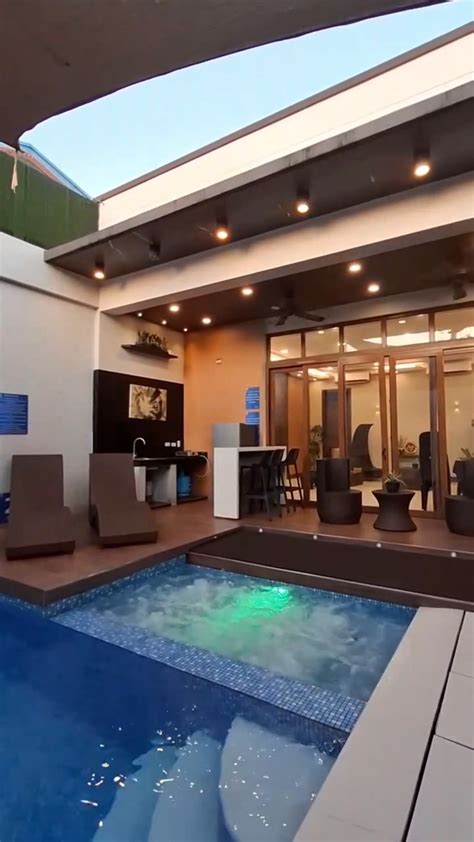 The Edge Resort and Private Pool Rental .
